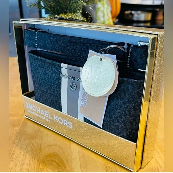 Michael Kors Unisex Belt/Wallet Phone Bag NWT in Gift Box - Picture 3 of 9